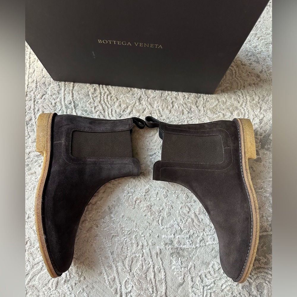 Bottega Veneta Chelsea Boots - Picture 7 of 10